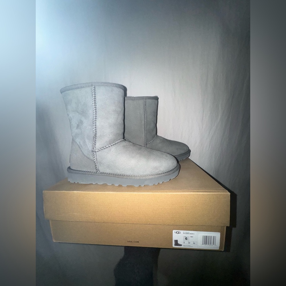 UGG BOOT NWT - image 2
